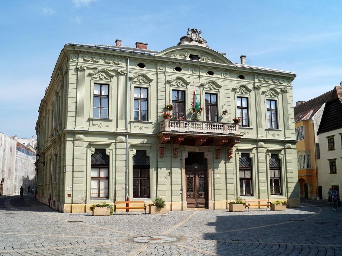 Belvarosi Erdesz-Lak Шопрон Экстерьер фото